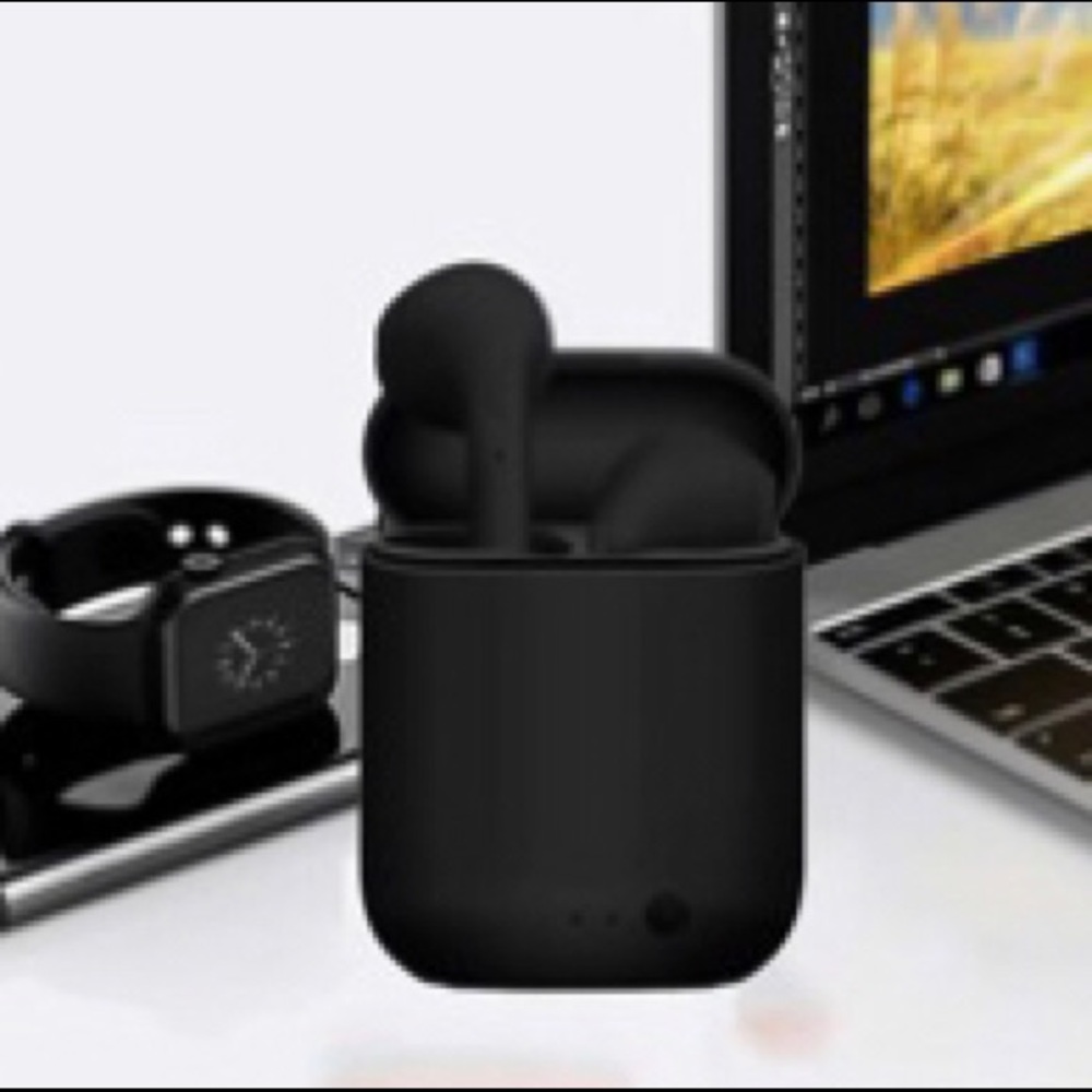 Wireless stereo earbuds compatible with Bluetooth